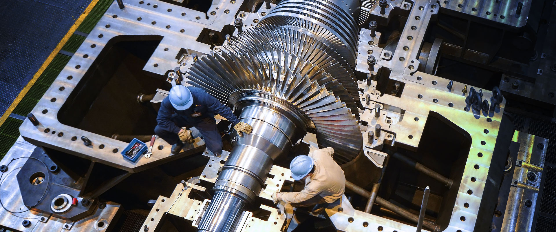 管式螺旋式輸送機(jī)承載能力大、安全可靠.適應(yīng)性強(qiáng)、安裝維修方便、壽命長(zhǎng).